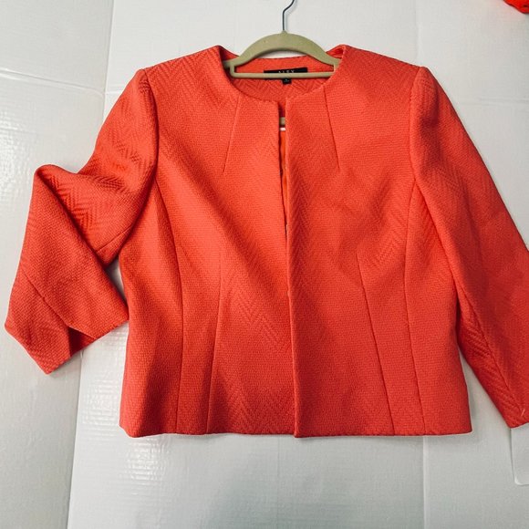 Alex Marie Jackets & Blazers - Alex Marie Coral Cropped Jacket blazer perfect for office NWT size Medium/large